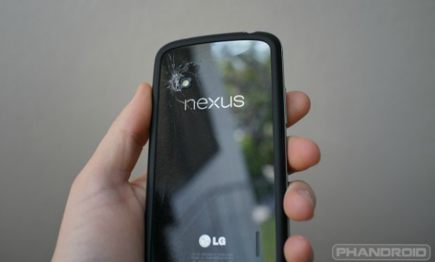 Nexus-4-cracked-hands-on-2