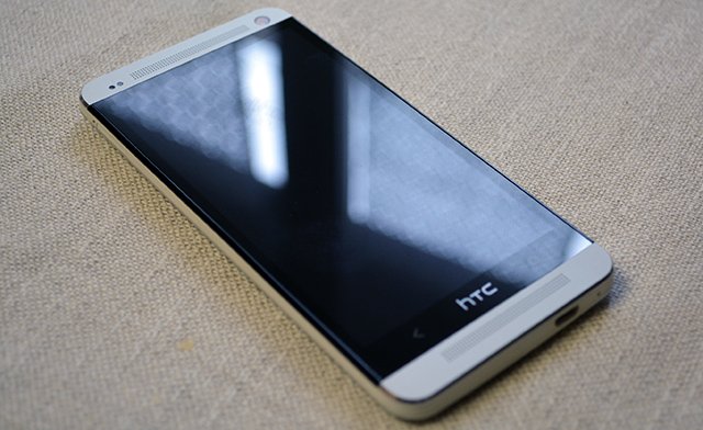 HTC One disponibile a €659 con Media Link HD in regalo su Expansys