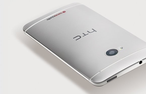 HTC-One-Hands-On-Review2