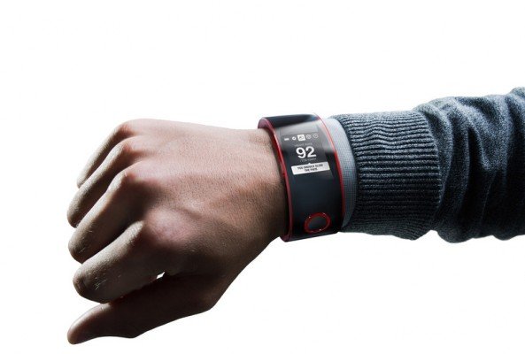 Nissan_Nismo_Watch_on_Wrist-lg