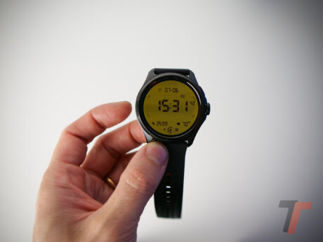 Prezzo bomba per TicWatch Pro 5 Enduro: appena 74€ per questo smartwatch con autonomia infinita