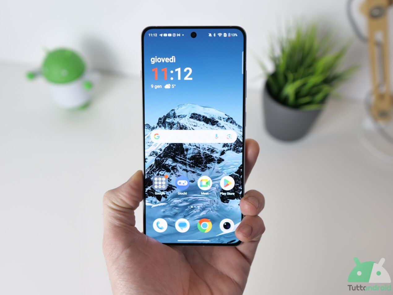 Novità in salsa IA per OnePlus 13 e 13R; altri aggiornamenti anche per Samsung e Xiaomi