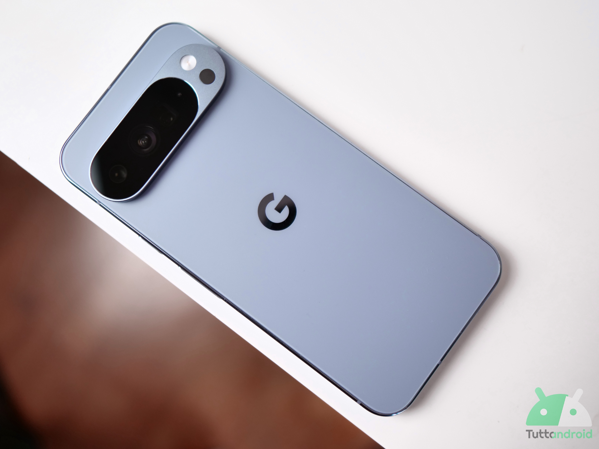 La fotocamera di Google Pixel 10 è afflitta da un bug fastidioso, ma il fix è in arrivo