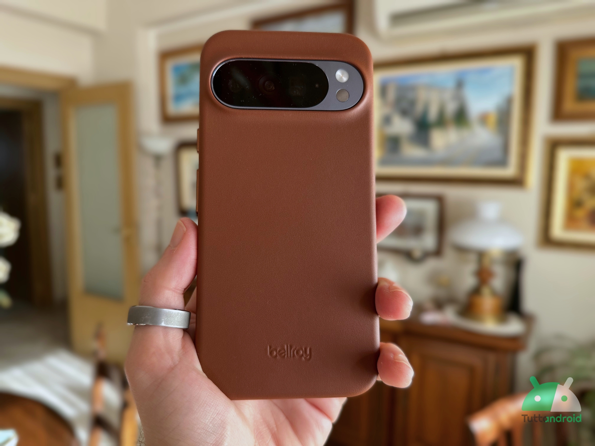Recensione Bellroy Leather Pixel Case - Google Pixel 10 Pro XL