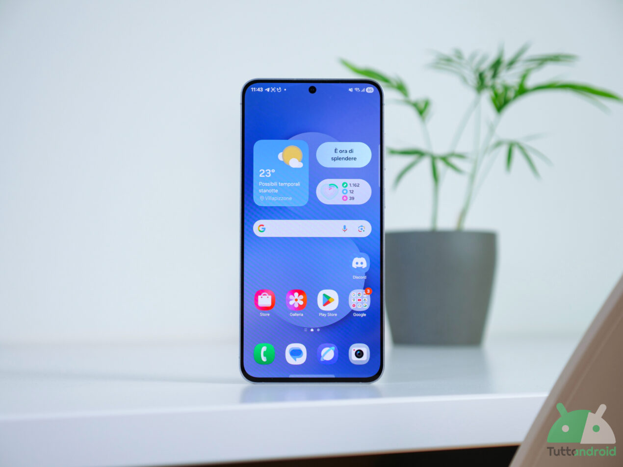 Samsung Galaxy S25 FE è in offerta al minimo storico su Amazon